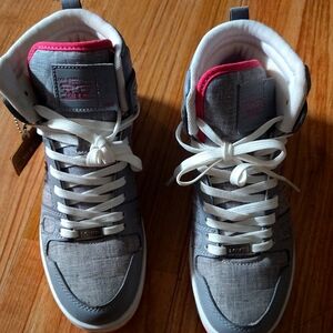 Levi sneakers  size 7. Grey pink and white